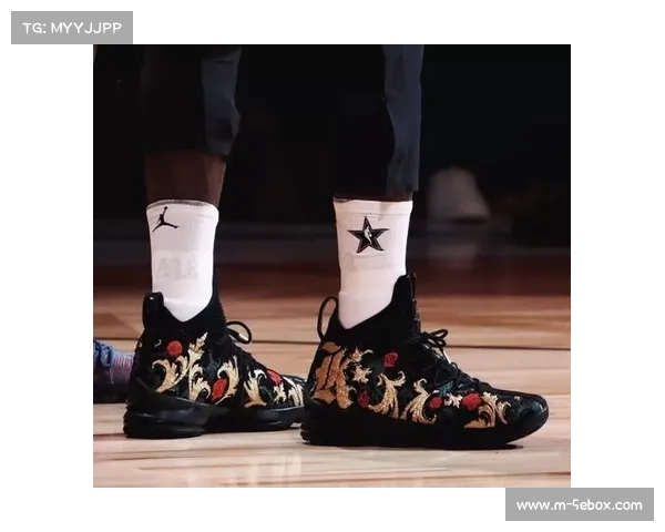 阿森纳赛前训练中,约老师频繁更换球鞋品牌引关注 阿森纳赛前训练中,约老师频繁更换球鞋品牌引关注